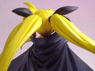 ゠